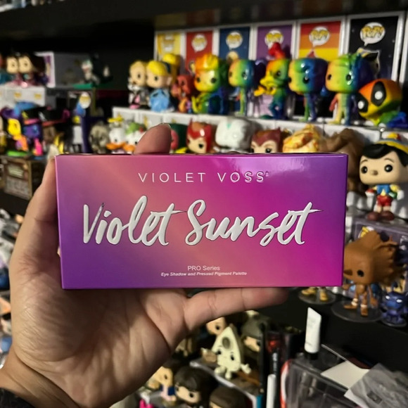 Violet Voss Violet Sunset eyeshadow palette - Picture 2 of 3